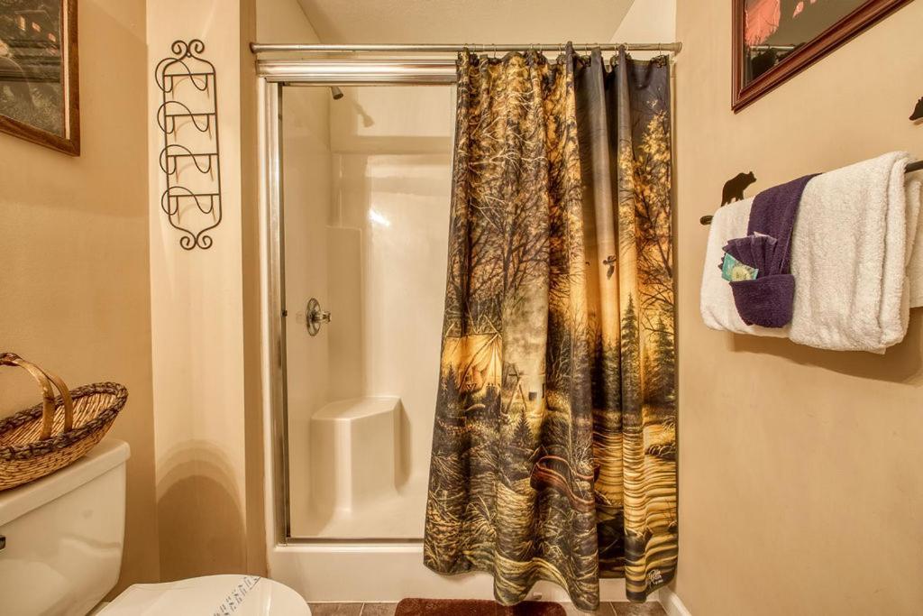 Rock Of Ages, Hot Tub, Game Room, Wifi, 1089 Free Tickets Each Paid Day, Dollywood And More Pigeon Forge Exteriér fotografie