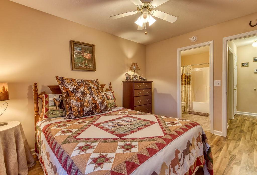 Rock Of Ages, Hot Tub, Game Room, Wifi, 1089 Free Tickets Each Paid Day, Dollywood And More Pigeon Forge Exteriér fotografie