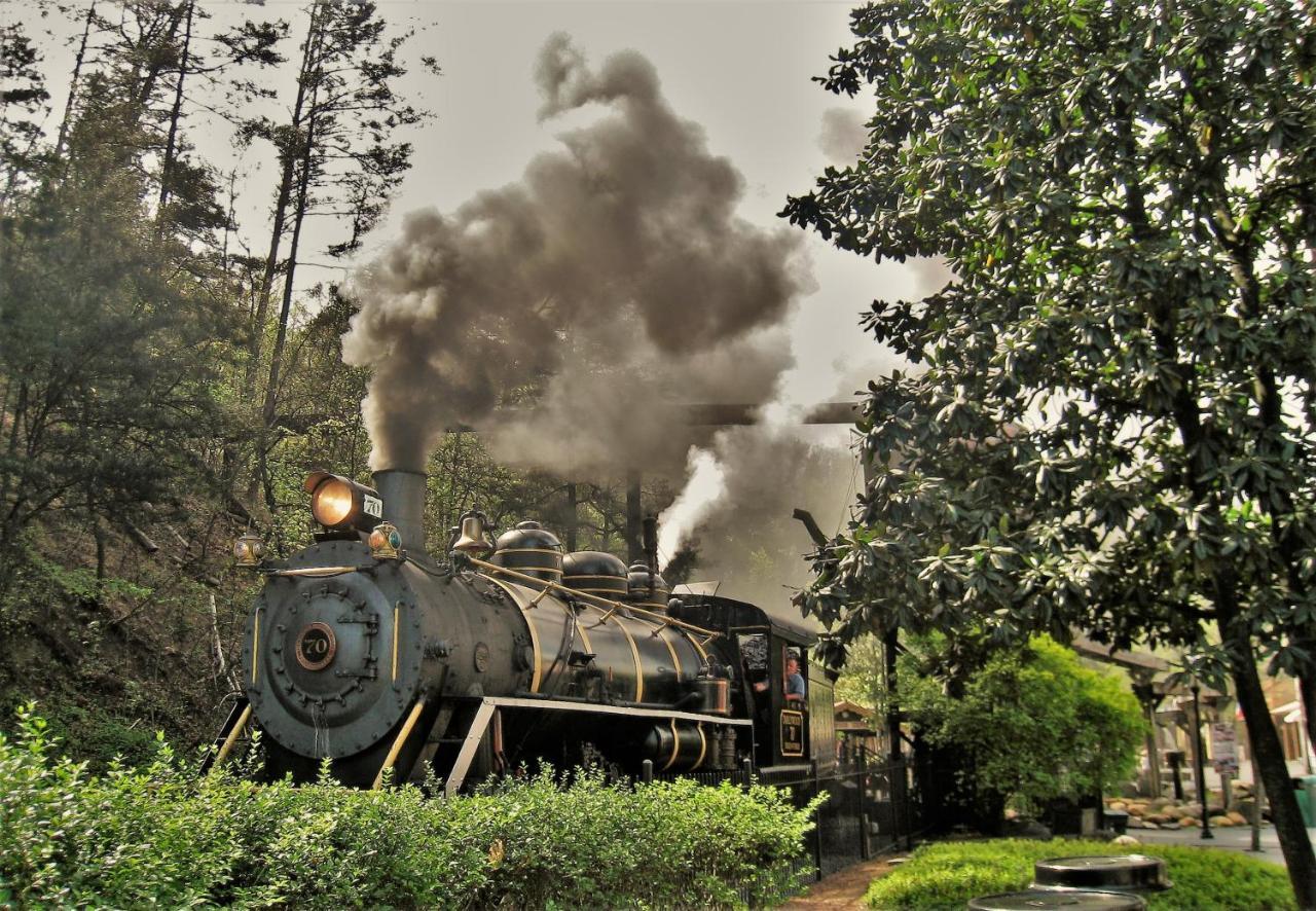 Rock Of Ages, Hot Tub, Game Room, Wifi, 1089 Free Tickets Each Paid Day, Dollywood And More Pigeon Forge Exteriér fotografie