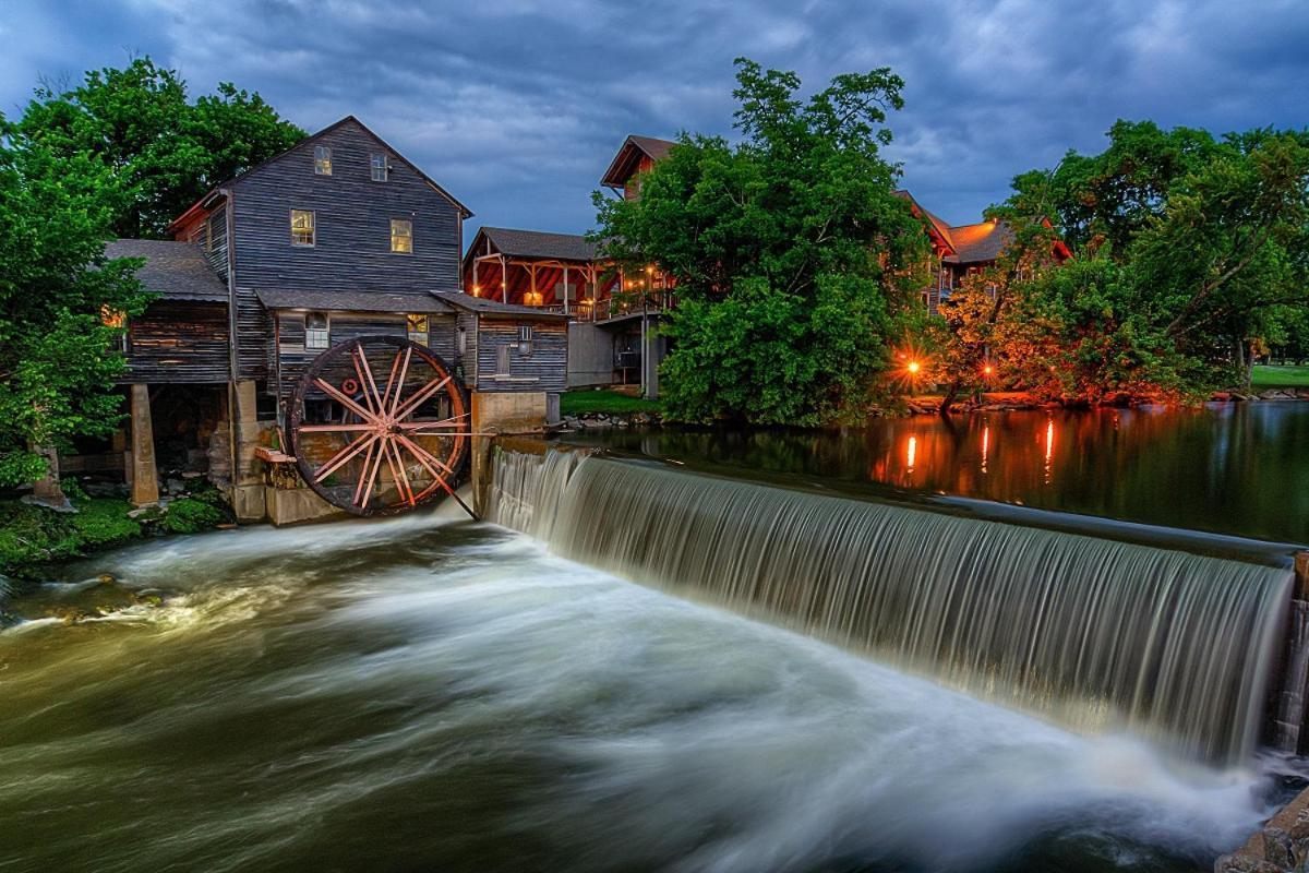 Rock Of Ages, Hot Tub, Game Room, Wifi, 1089 Free Tickets Each Paid Day, Dollywood And More Pigeon Forge Exteriér fotografie