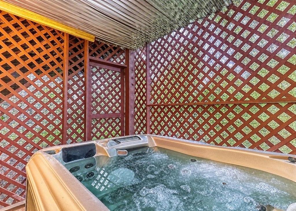 Rock Of Ages, Hot Tub, Game Room, Wifi, 1089 Free Tickets Each Paid Day, Dollywood And More Pigeon Forge Exteriér fotografie